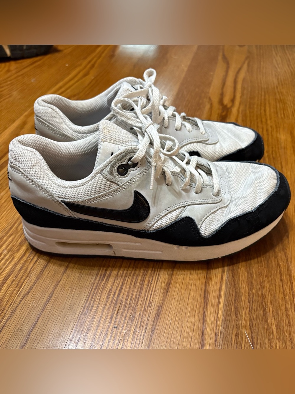 Nike Air Max 1 Streetwear White Pure Platinum Black Sneakers 7Y Women’s 8.5